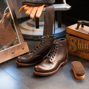 Red Wing Shoes Walnut Settler with Boot Trees